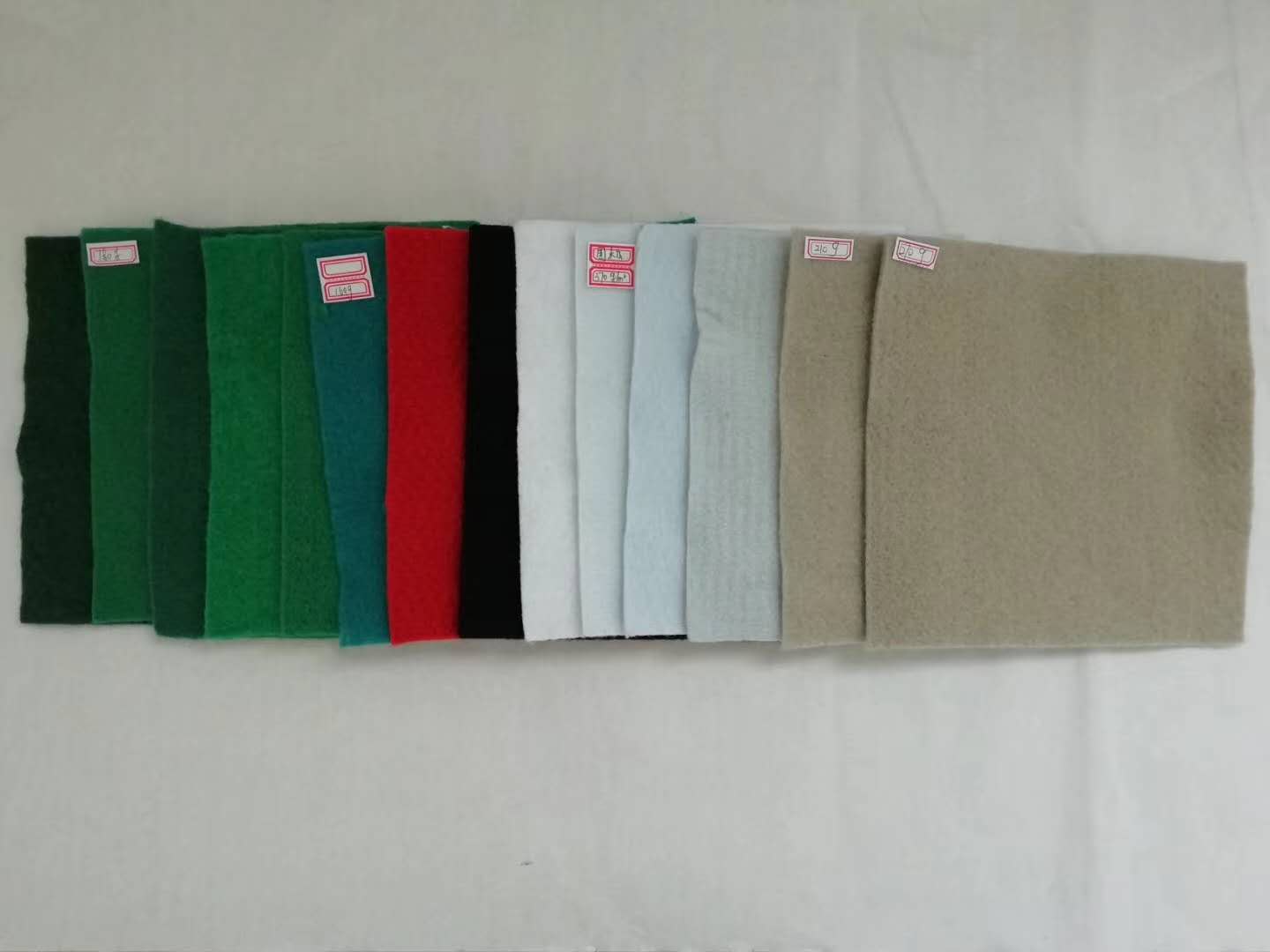 供應(yīng)全國各種用途無紡布、長絲布、滌綸布生產(chǎn)廠家