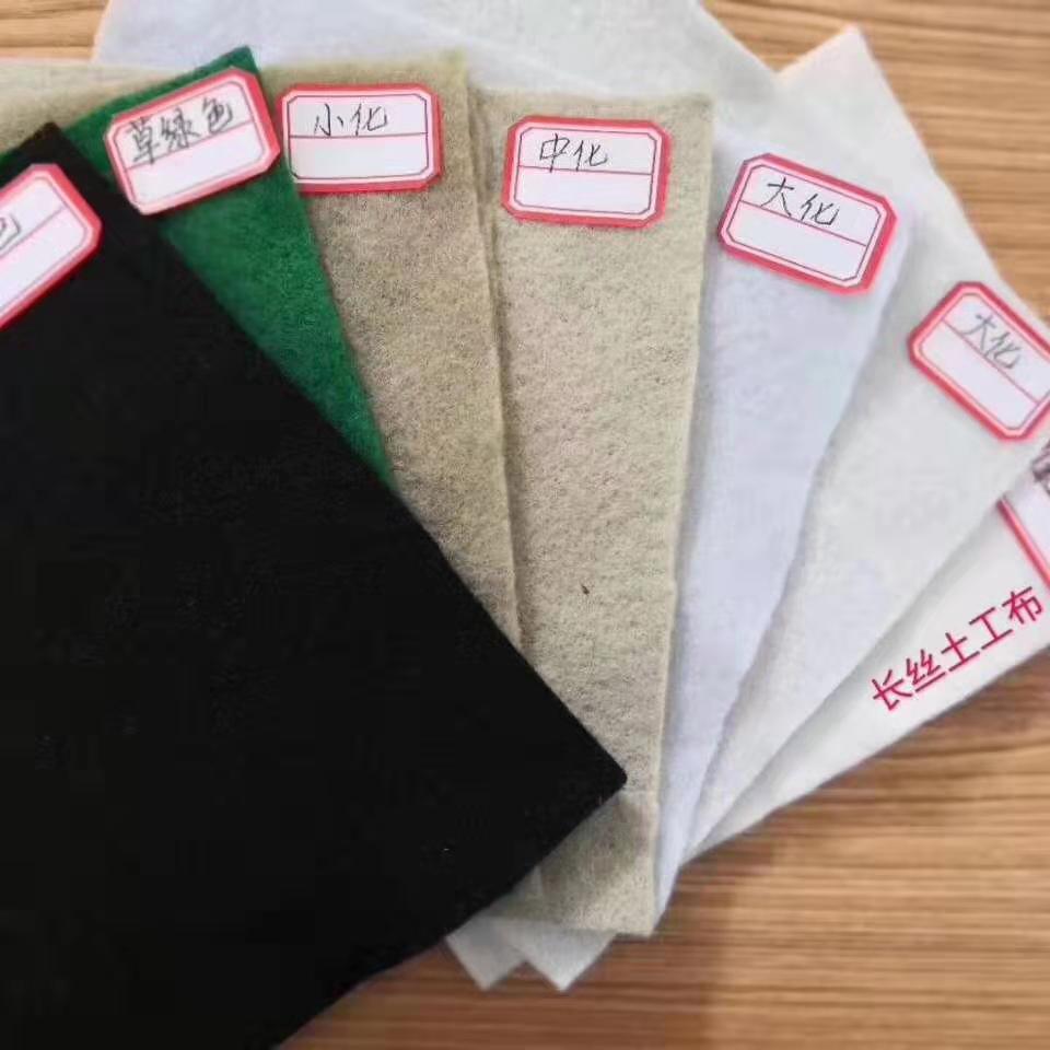 供應(yīng)朝陽各種用途無紡布、長絲布、滌綸布生產(chǎn)廠家